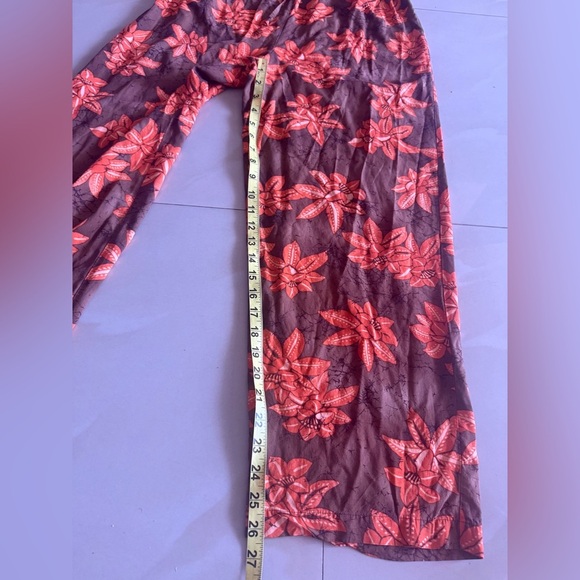 Victoria's Secret Black and Orange Casual Pants with Floral Design - Picture 9 of 16